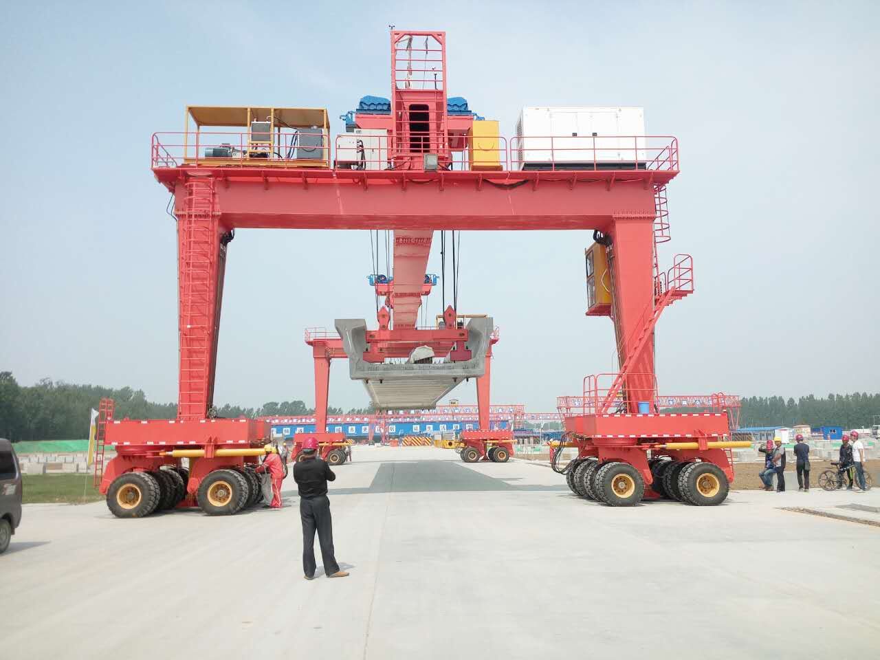 河北秦皇岛轮胎吊的动力系统是如何保证其高效运行的